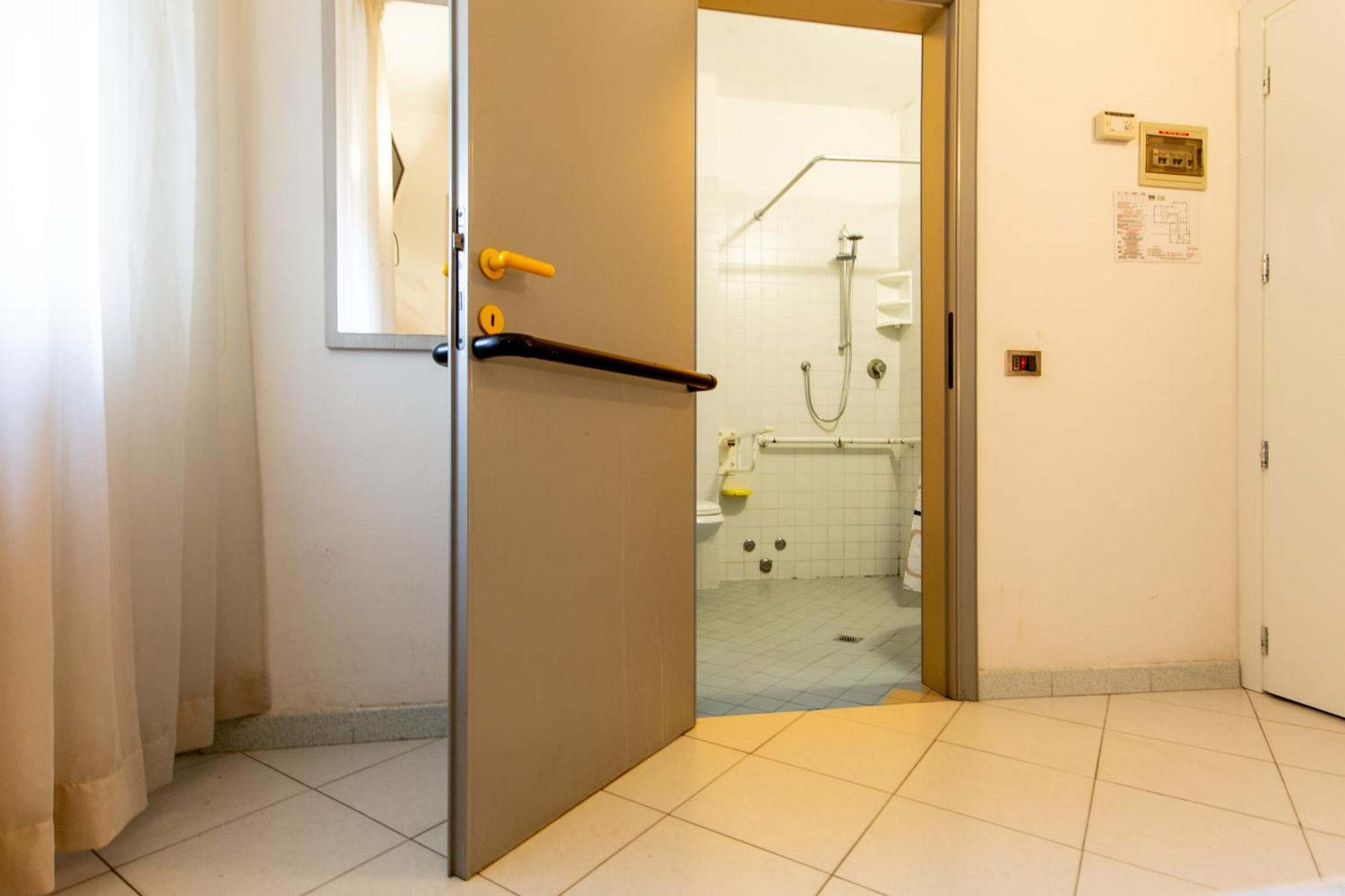 Hotel Marzia Con Piscina Riccione Ngoại thất bức ảnh