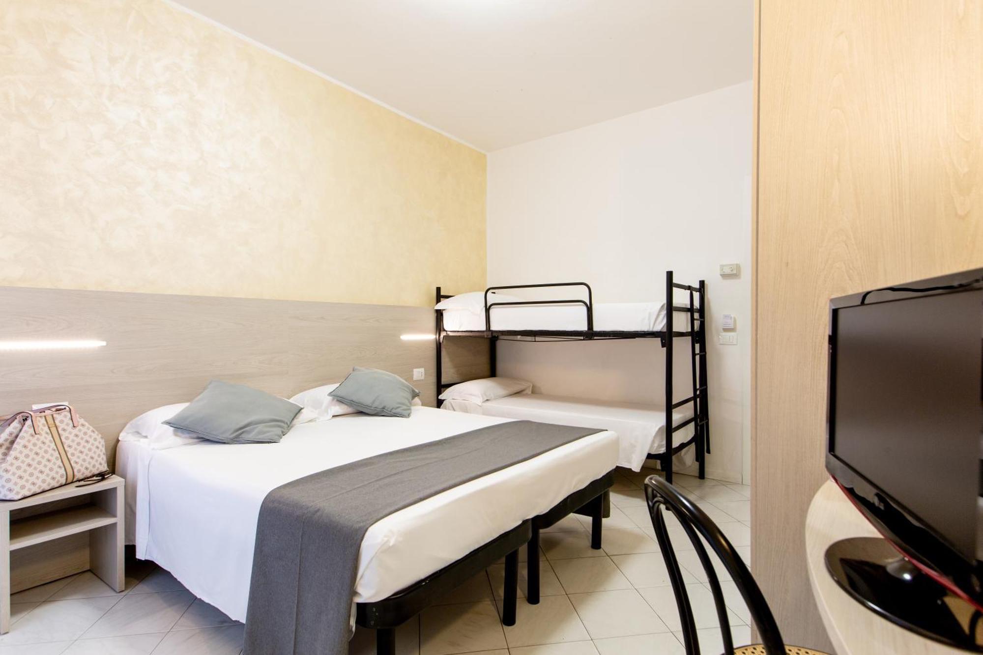 Hotel Marzia Con Piscina Riccione Ngoại thất bức ảnh