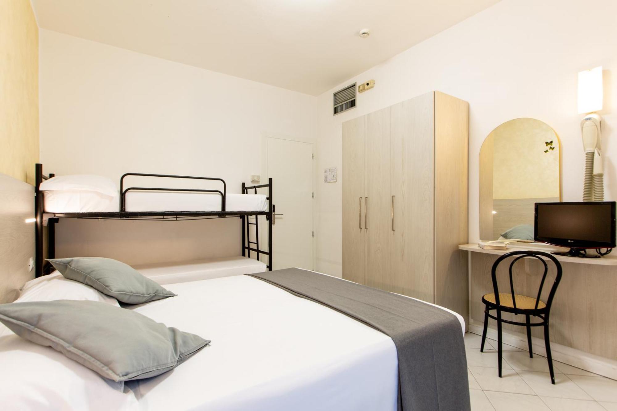 Hotel Marzia Con Piscina Riccione Ngoại thất bức ảnh