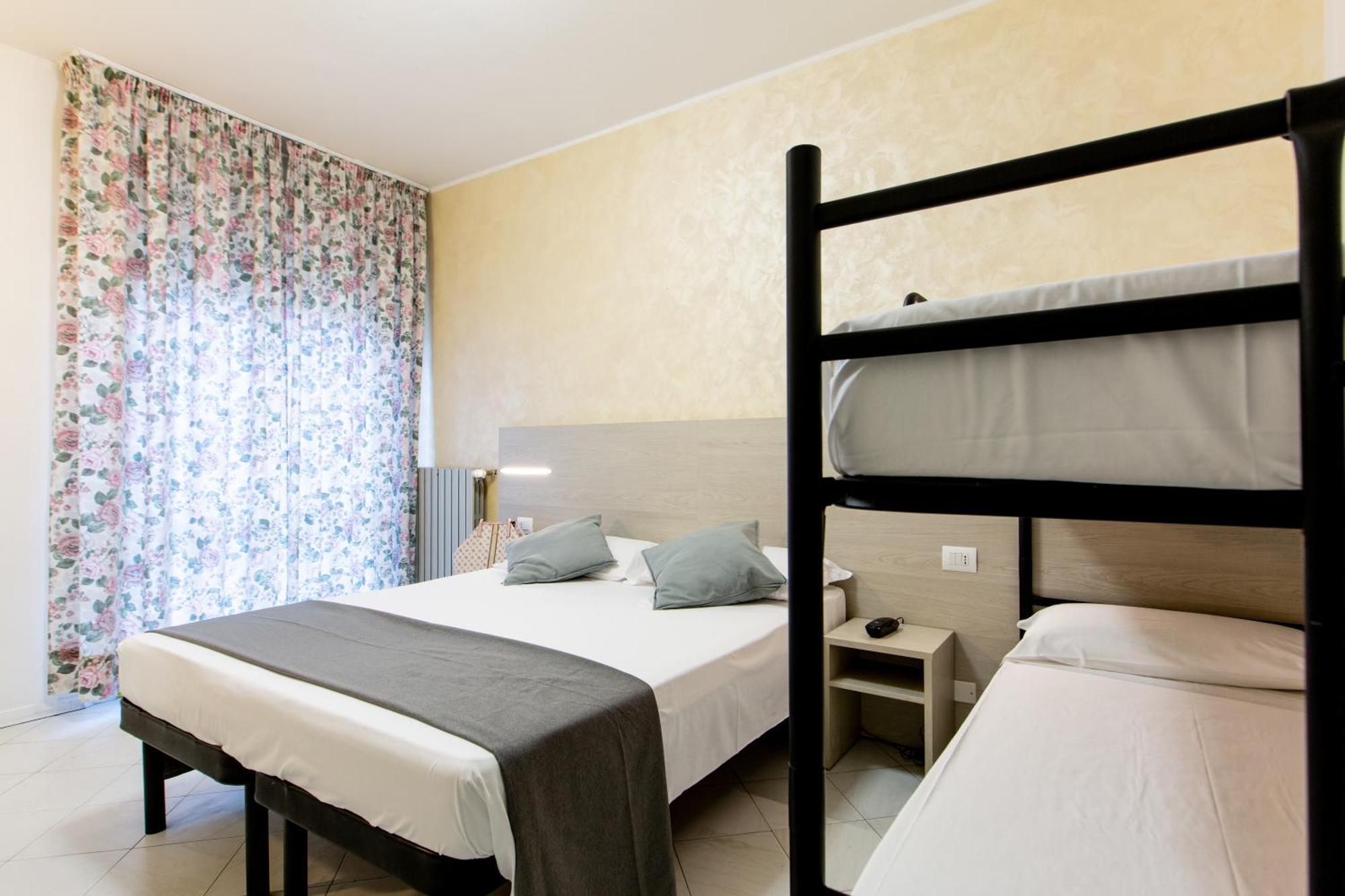 Hotel Marzia Con Piscina Riccione Ngoại thất bức ảnh