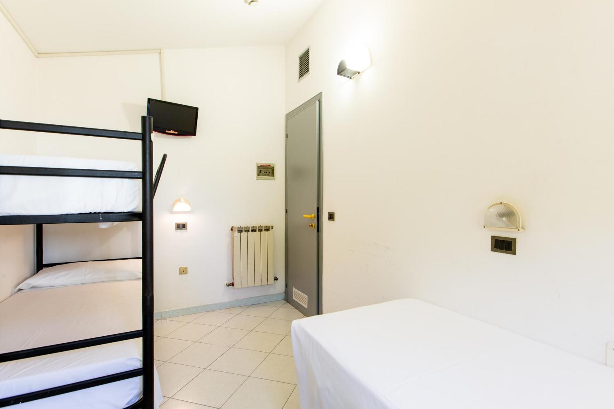 Hotel Marzia Con Piscina Riccione Ngoại thất bức ảnh