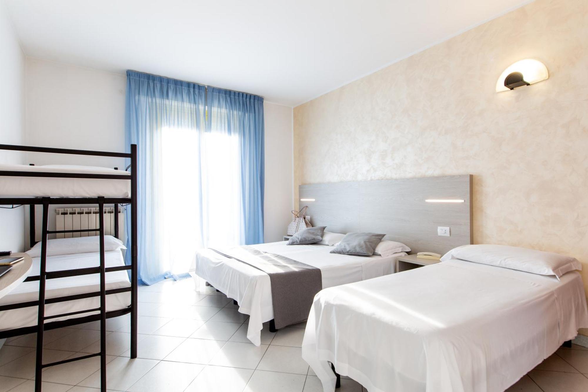 Hotel Marzia Con Piscina Riccione Ngoại thất bức ảnh