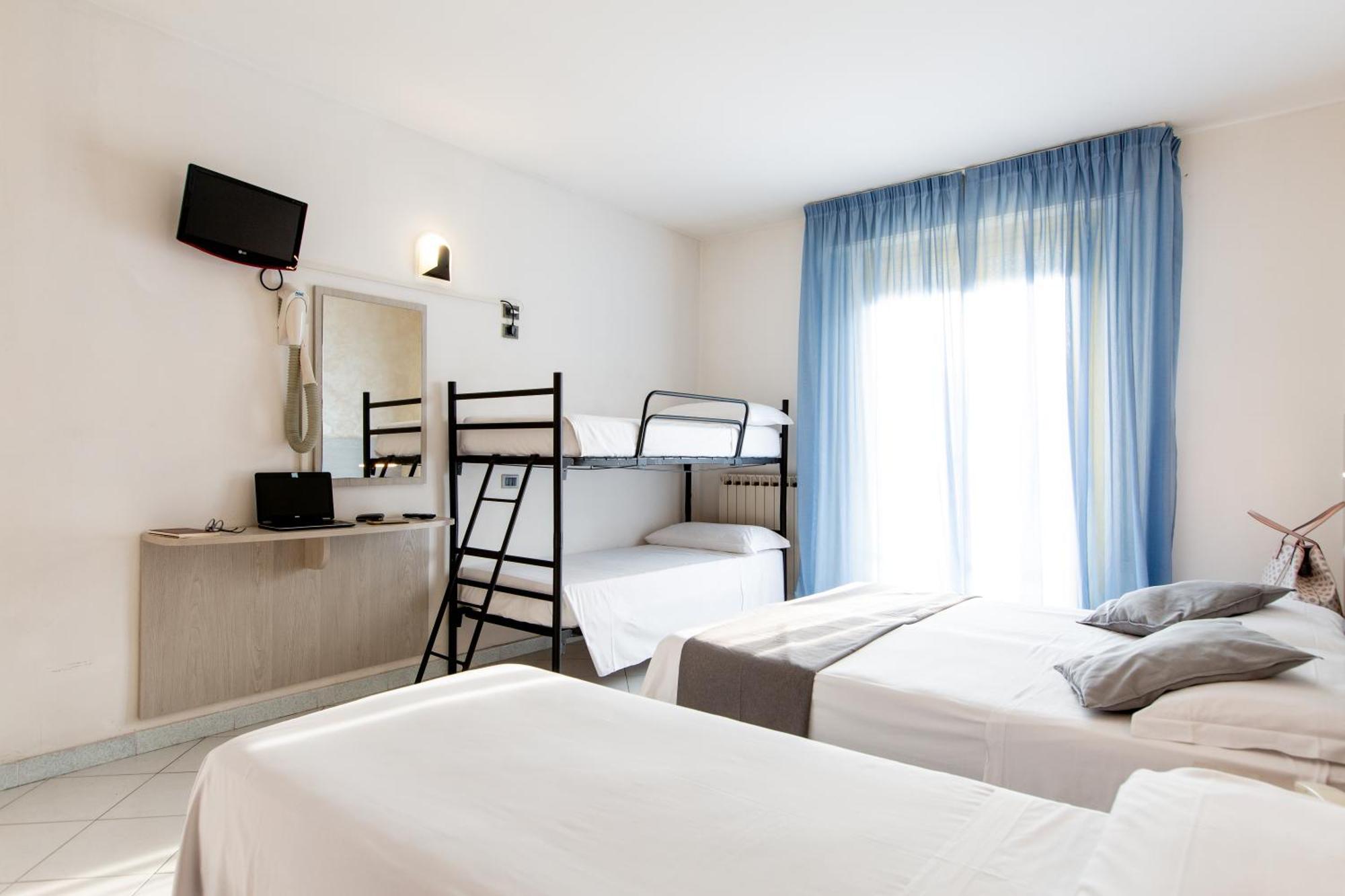 Hotel Marzia Con Piscina Riccione Ngoại thất bức ảnh