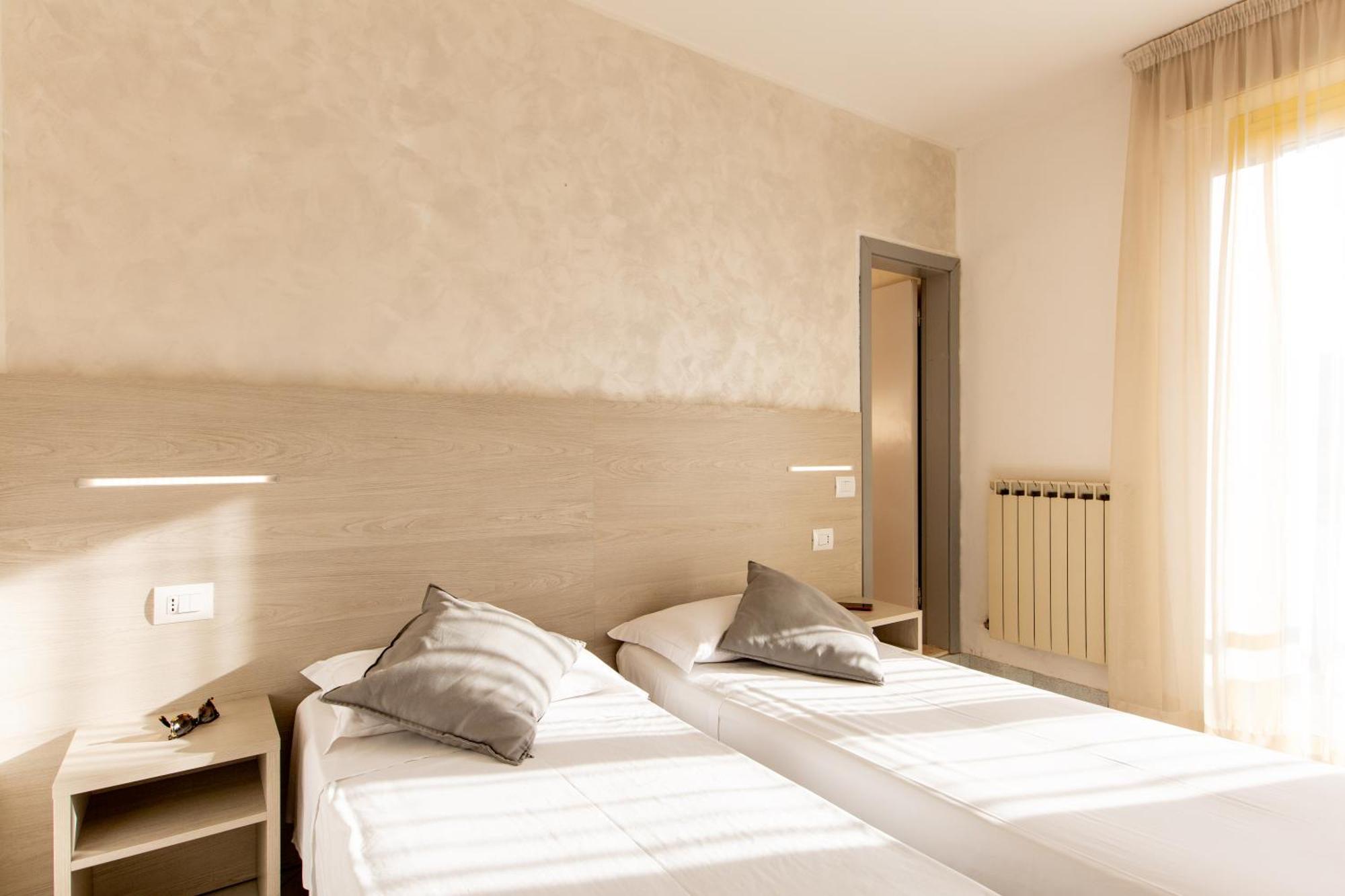Hotel Marzia Con Piscina Riccione Ngoại thất bức ảnh