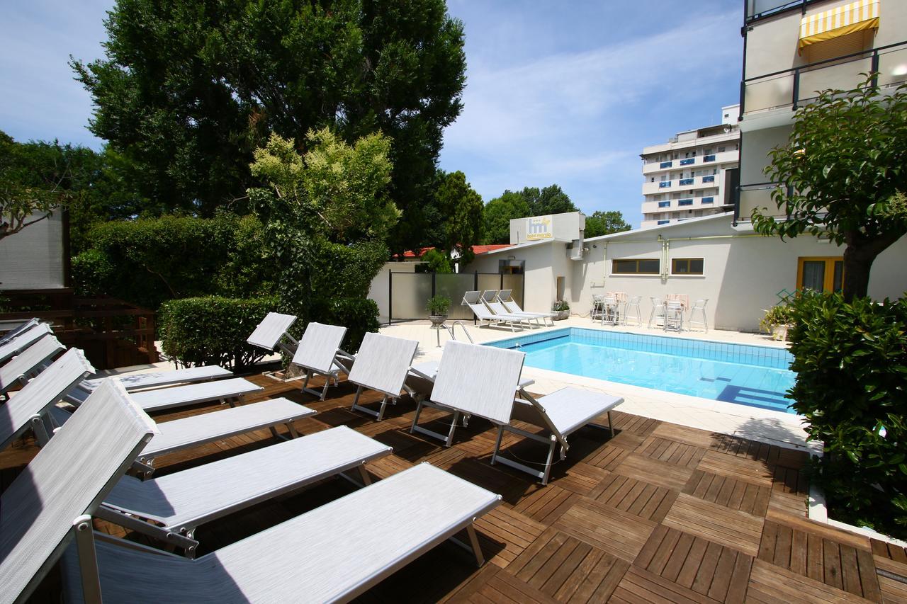 Hotel Marzia Con Piscina Riccione Ngoại thất bức ảnh
