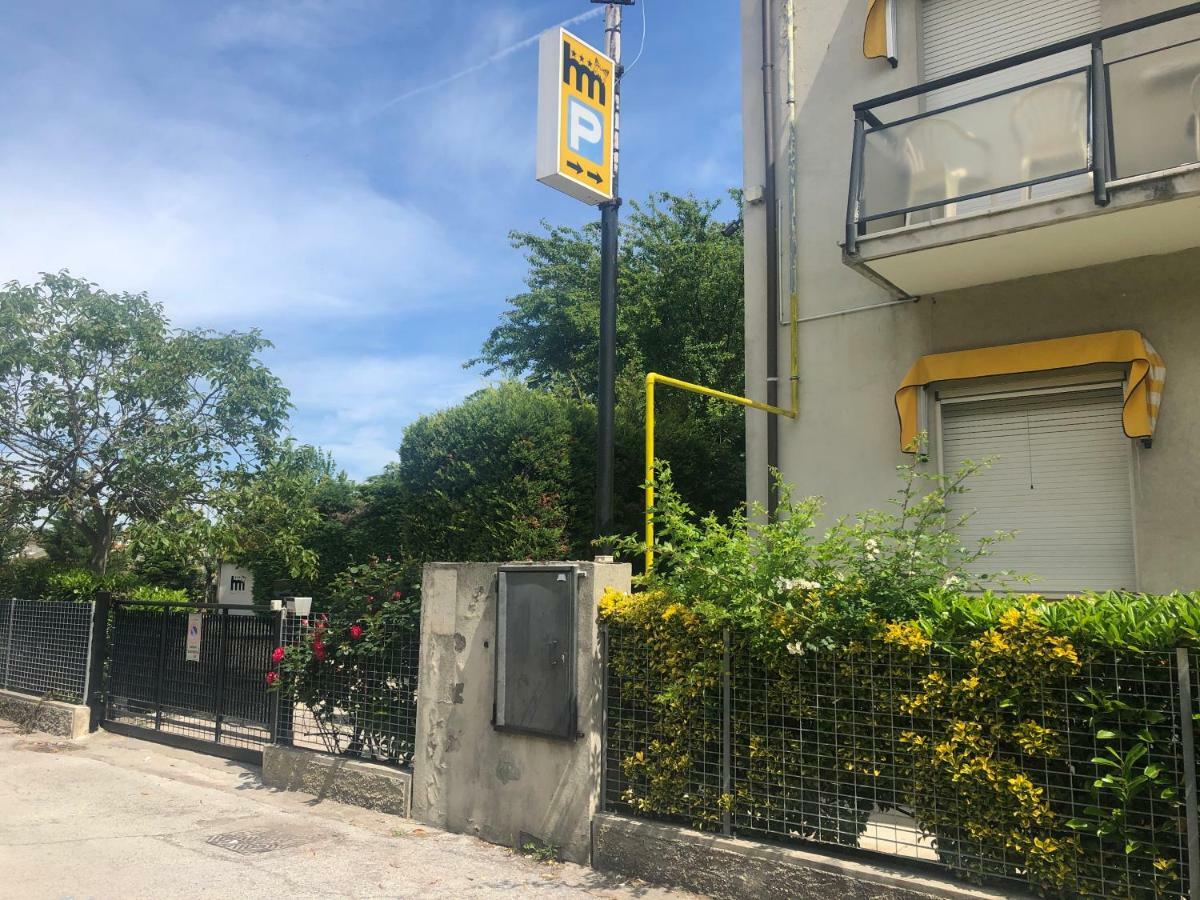 Hotel Marzia Con Piscina Riccione Ngoại thất bức ảnh